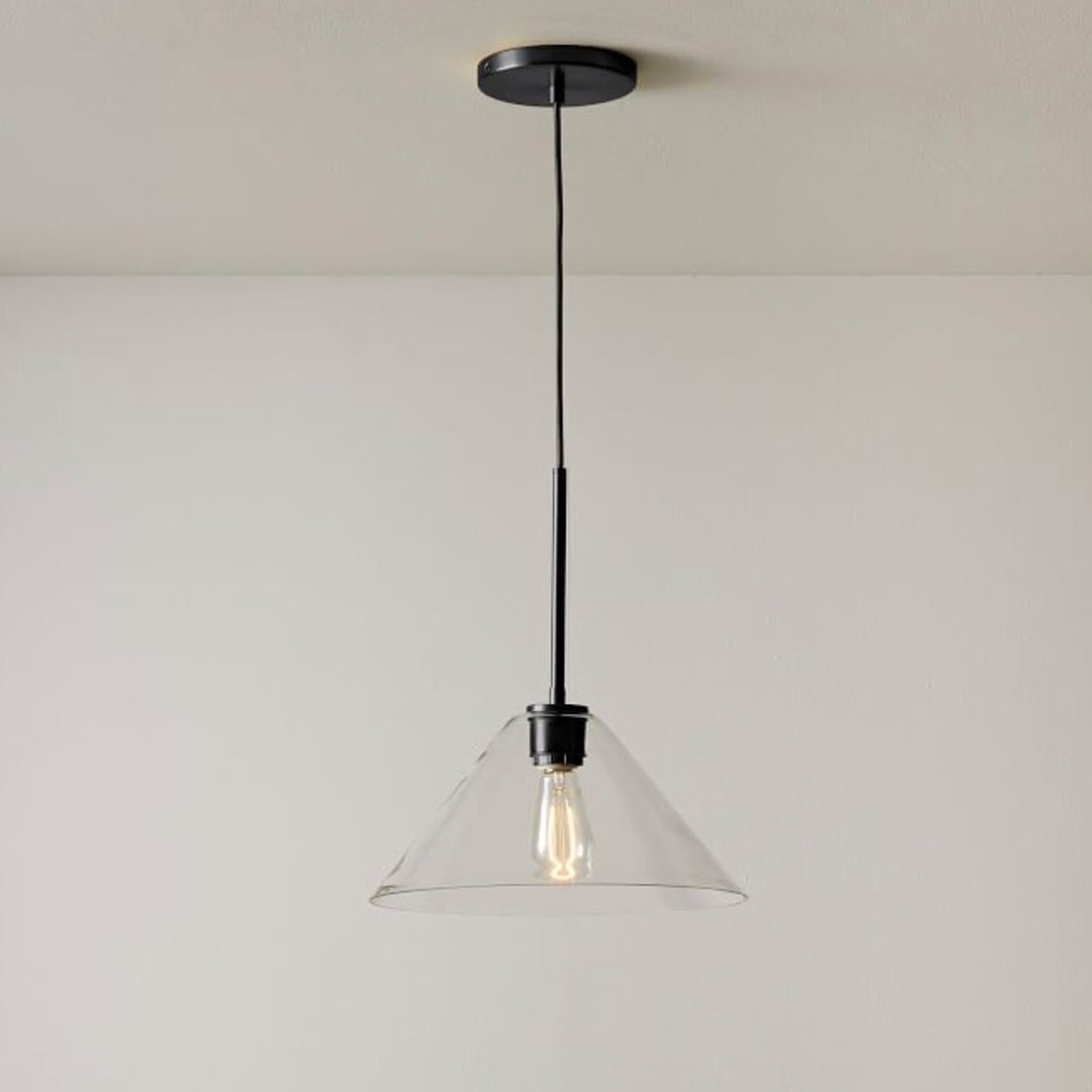 Suspension conique en verre Conica – Luminaire de style moderne pour toutes les pièces