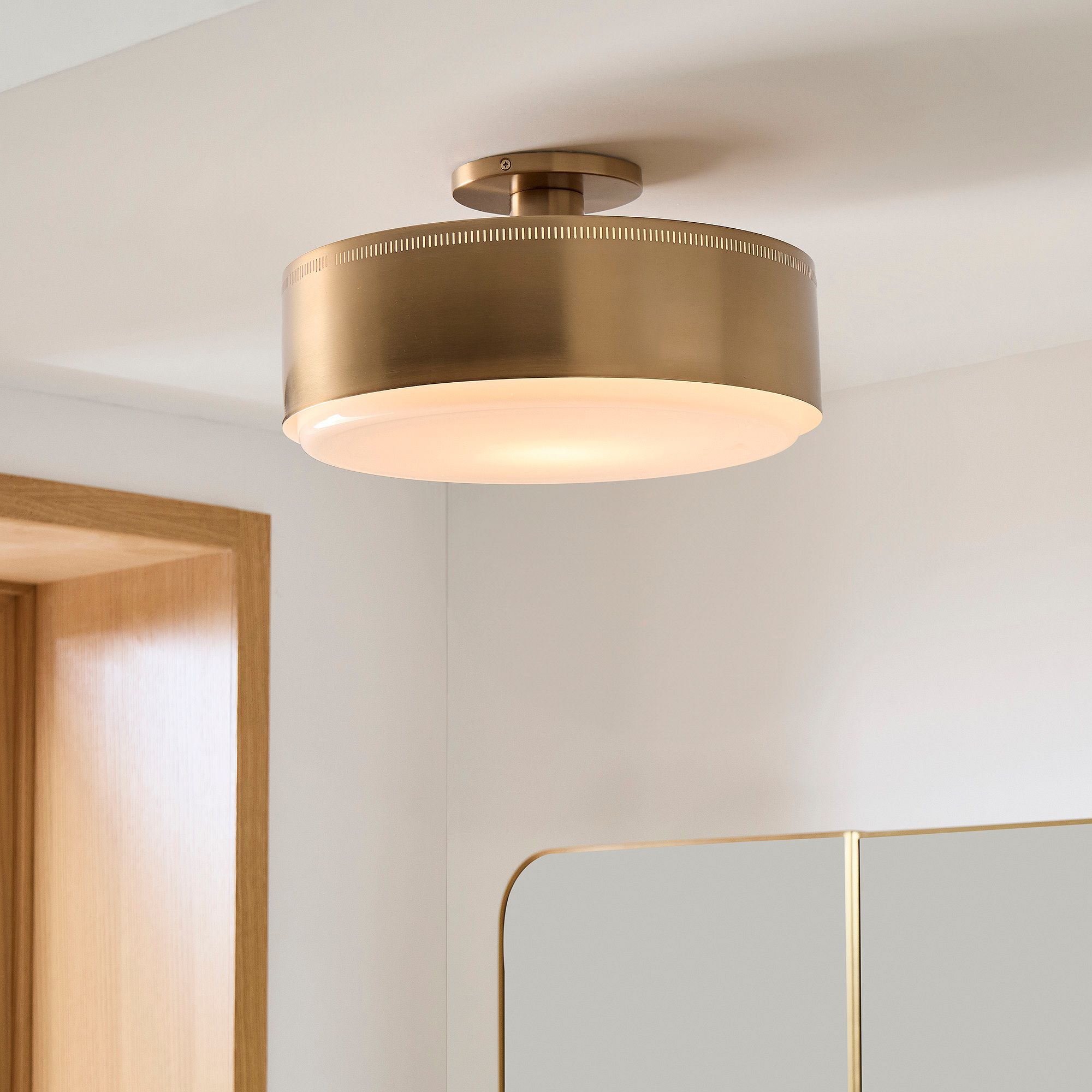 Bolvira Metal Flush Mount - Contemporary Ceiling Light with Subtle Glow