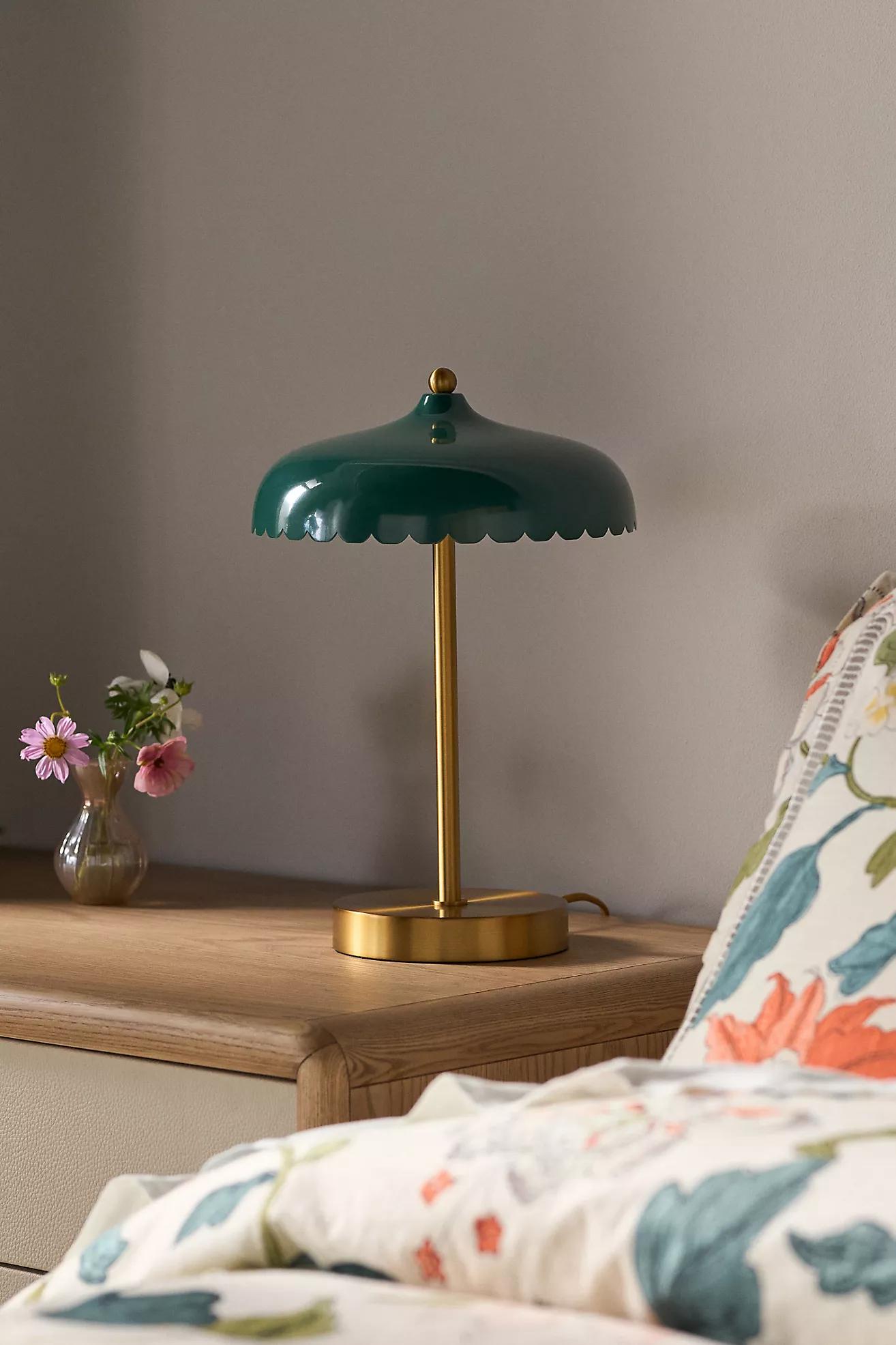 Rayla Scallop Task Lamp – Retro Task Lighting with Style