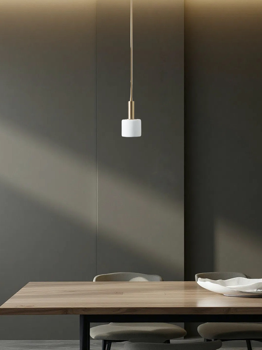 Chic Porcelain Pendant Light in Modern Style