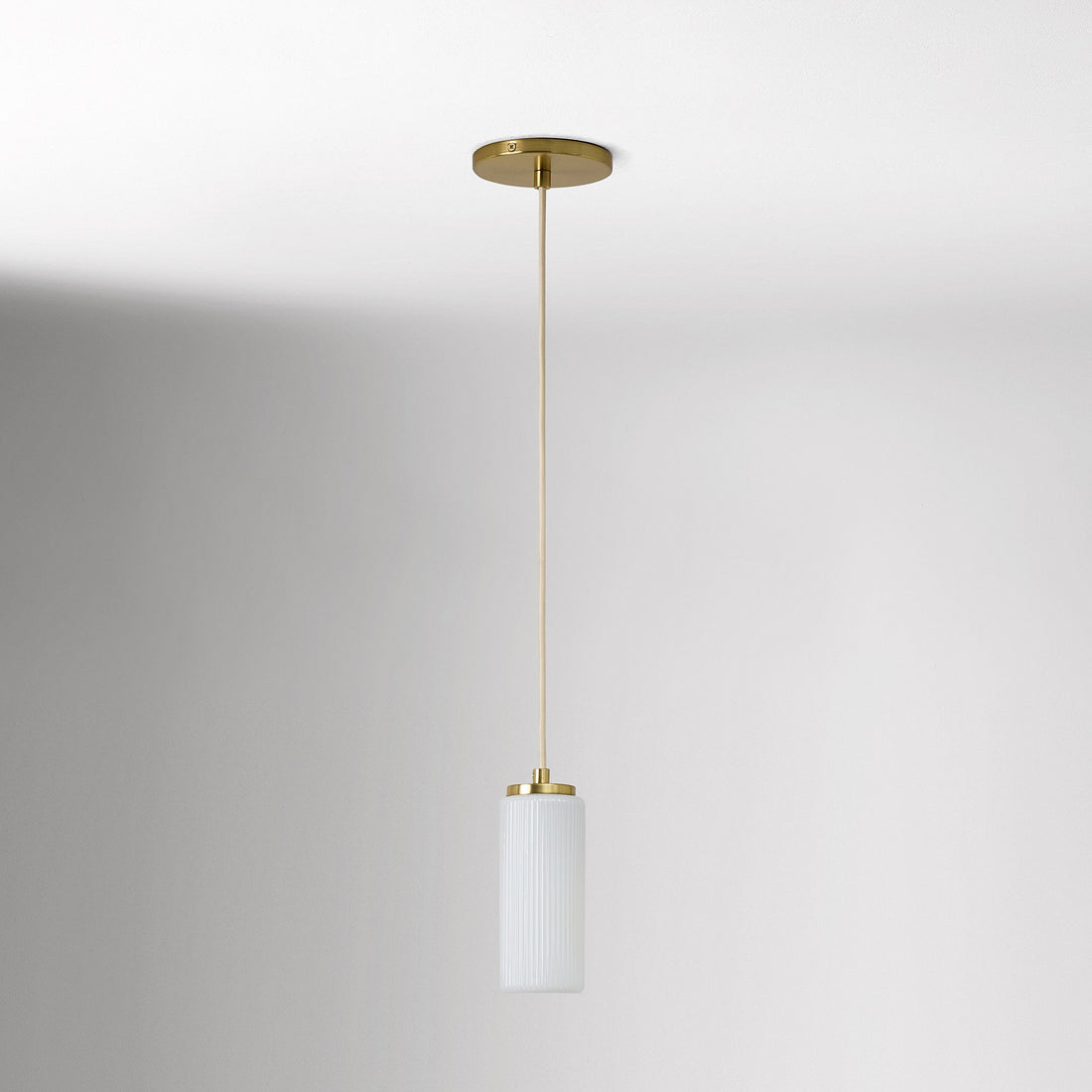 Suspension en verre cannelé Rivora – Abat-jour côtelé moderne