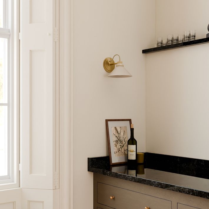 Aurenza Sconce – Farmhouse Wall Light with Metal Accents for Cozy Spaces