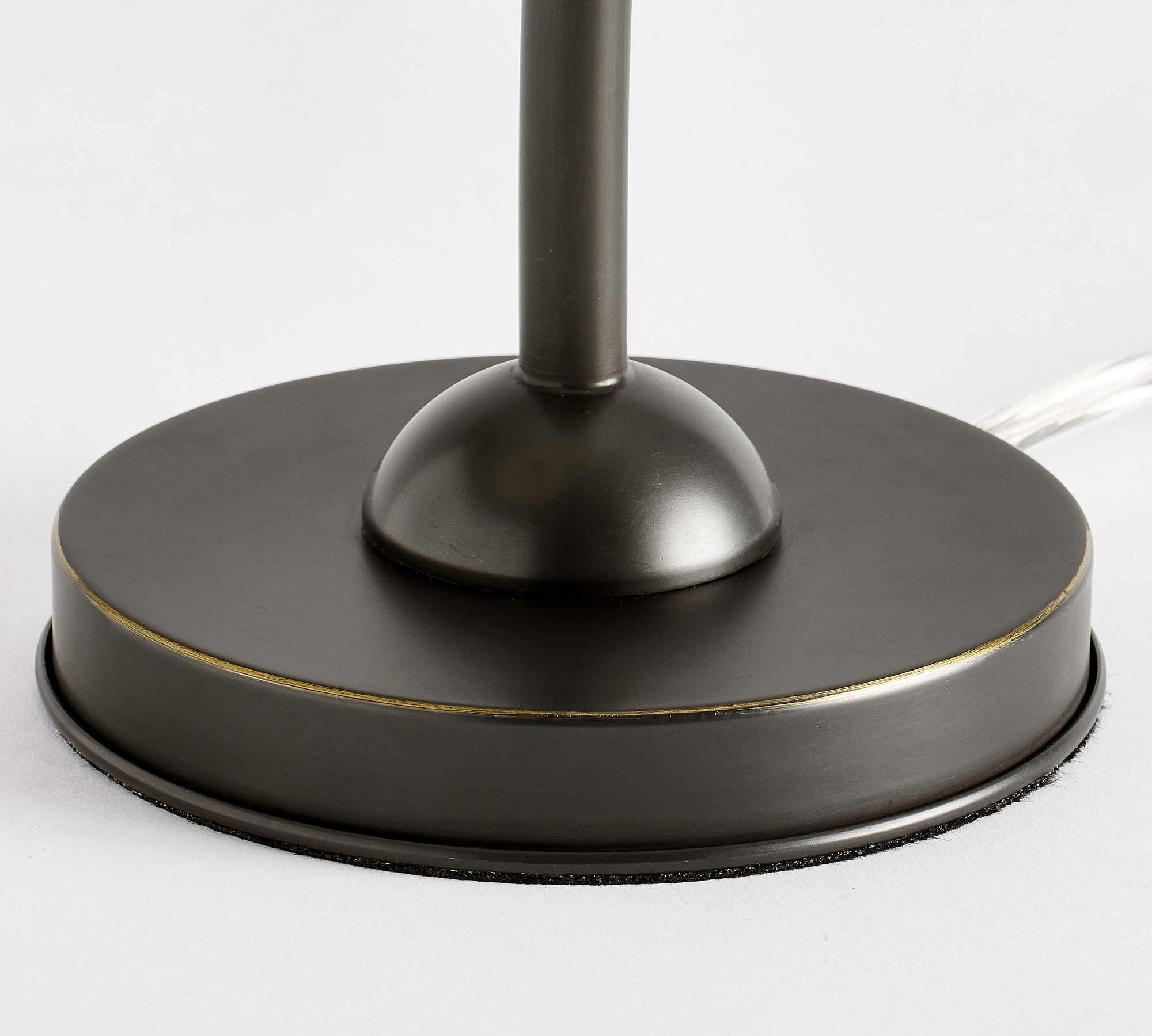 Lampe de table en lin Luvora - Lampe de chevet vintage avec abat-jour plissé en laiton