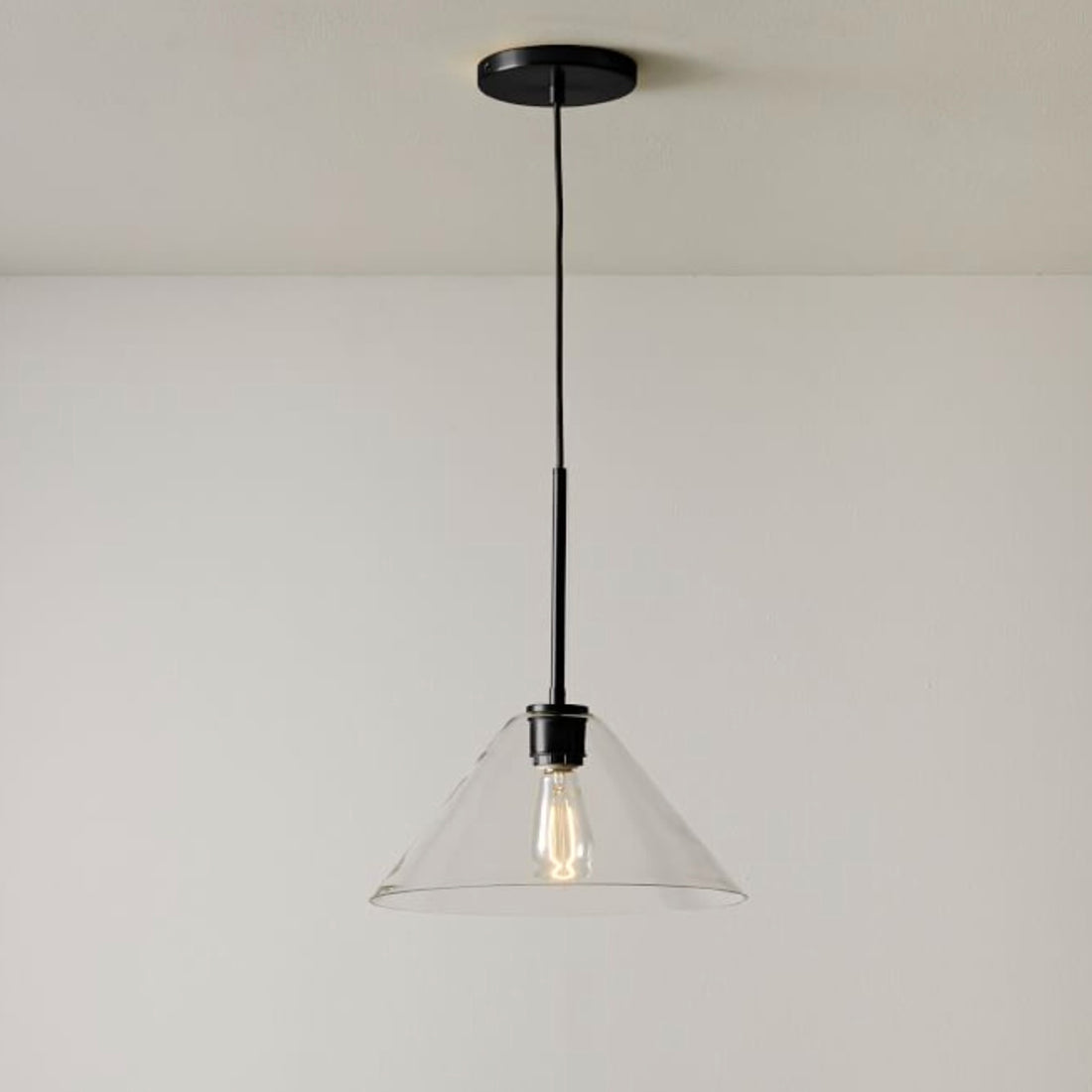 Suspension conique en verre Conica – Luminaire de style moderne pour toutes les pièces