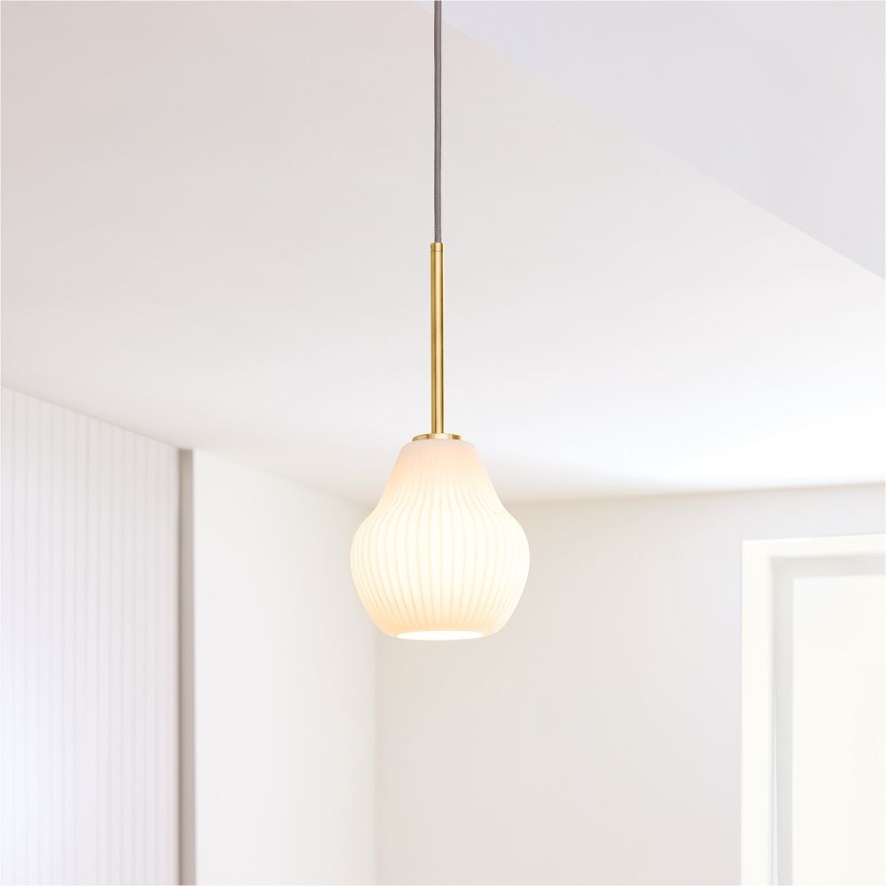 Suspension Rivrona à nervures – Luminaire moderne en verre nervuré avec finition métallique
