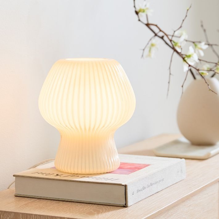 Lampe de table en verre strié Novarise – Éclairage d'appoint en verre texturé