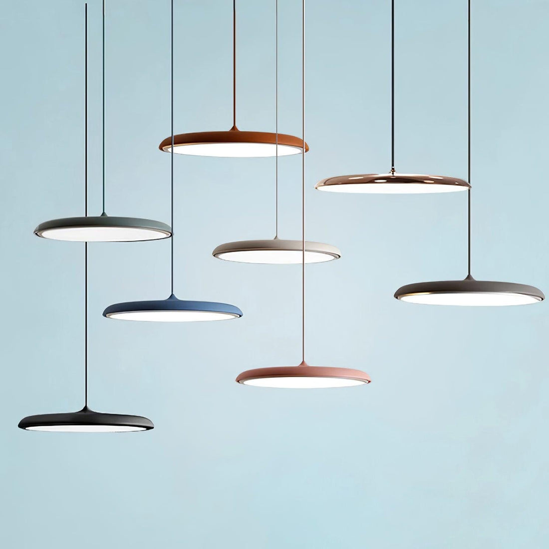 Suspension Macaron - Décoration contemporaine en métal acrylique bleu foncé