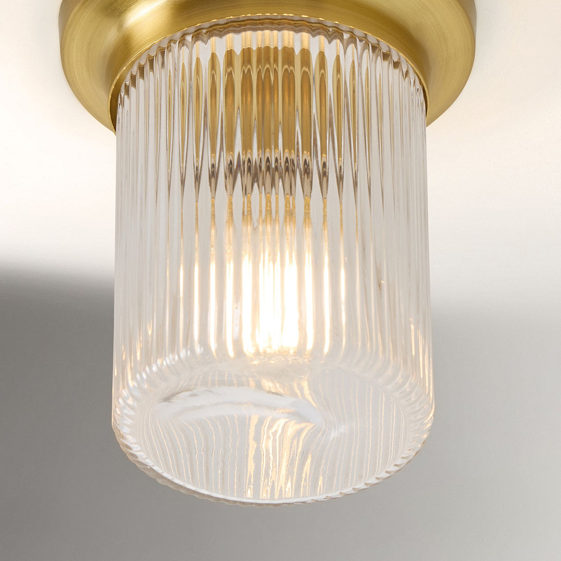 Plafonnier encastré en verre cannelé Rivora – Plafonnier robuste et nervuré