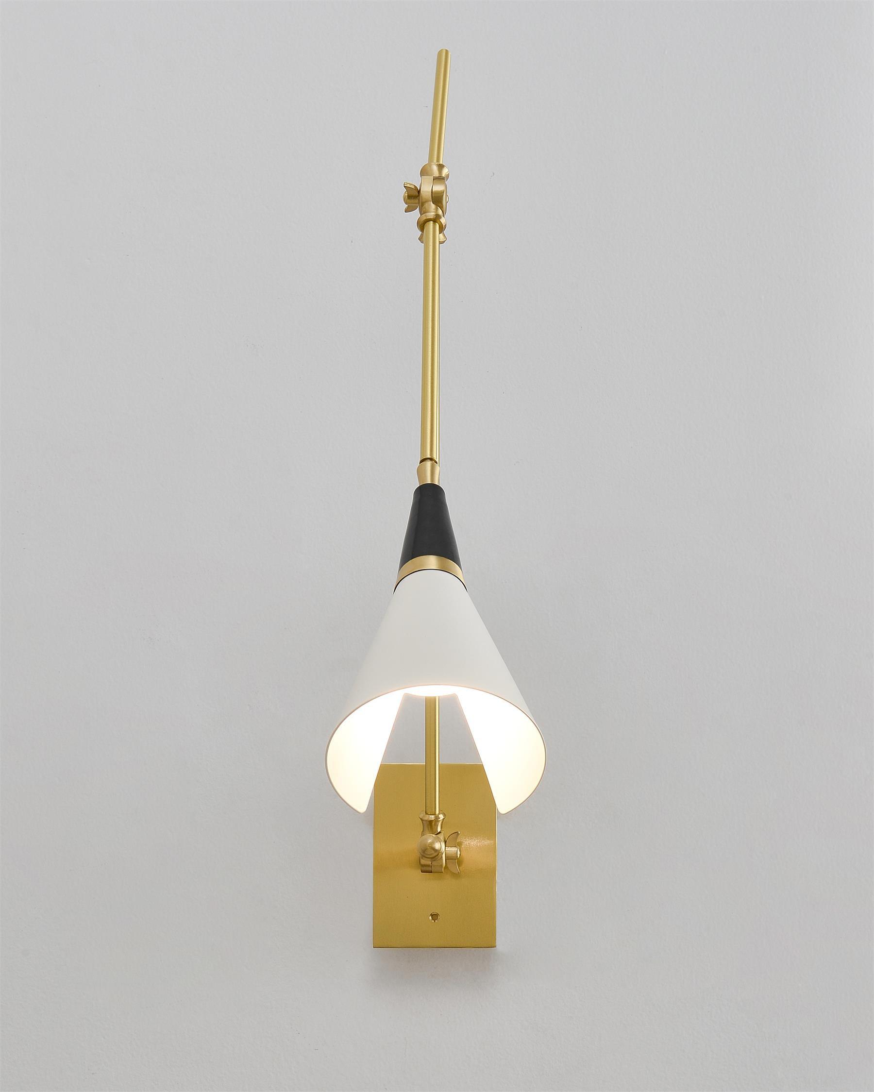 Sophisticated Magari Wall Lamp Compatible with Push Switches in White Black Brass