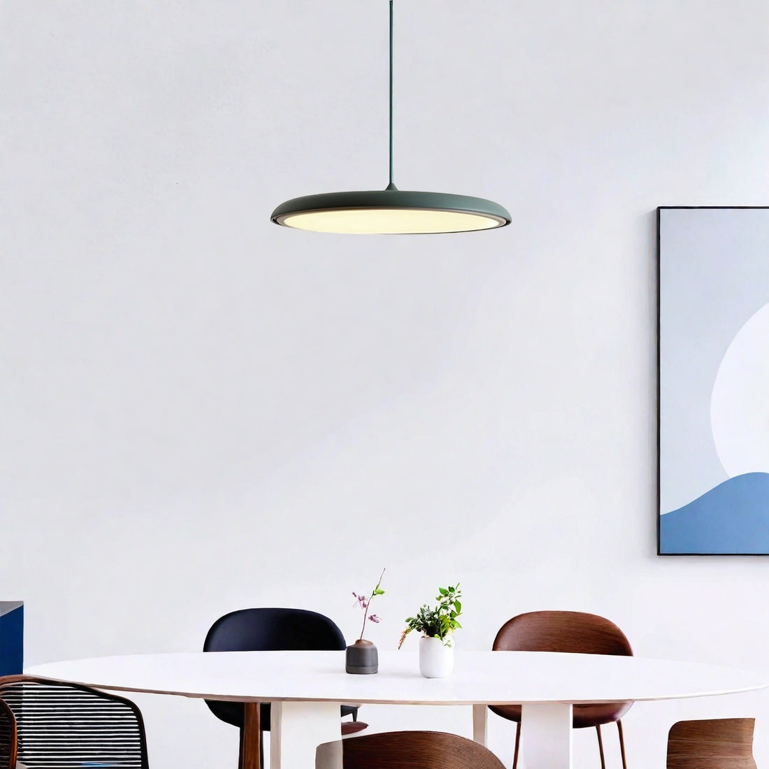 Suspension Macaron - Décoration contemporaine en métal acrylique bleu foncé