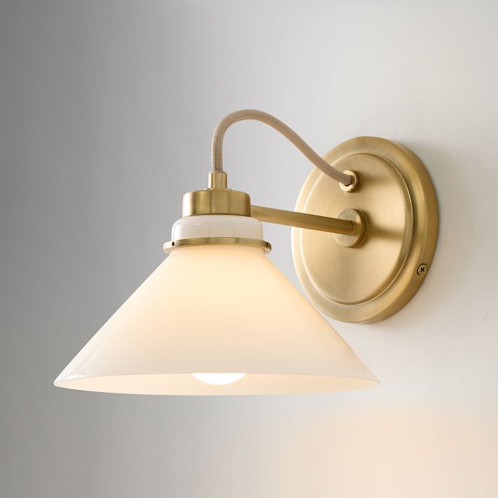 Aurenza Sconce – Farmhouse Wall Light with Metal Accents for Cozy Spaces