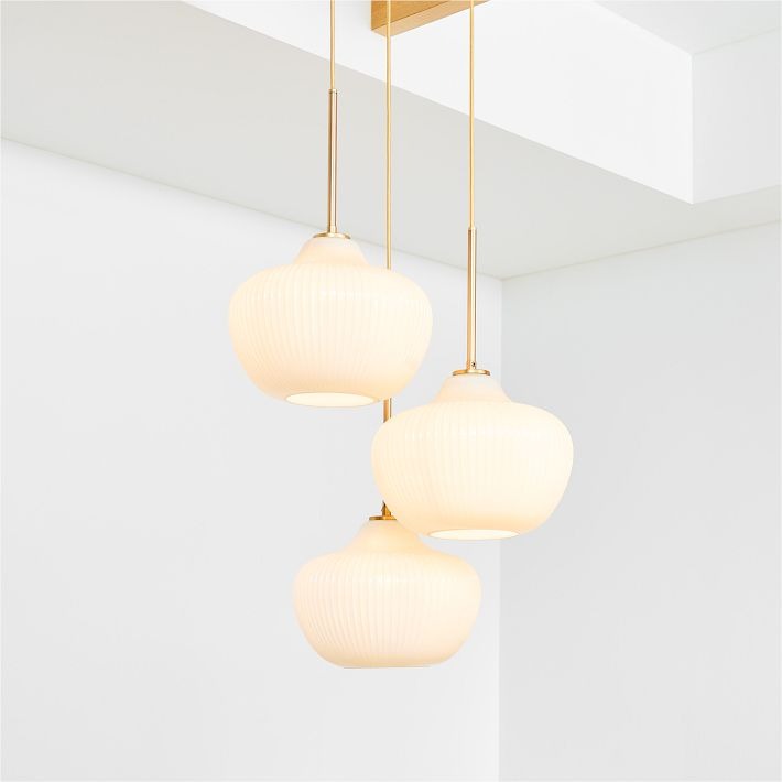 Lustre Rivrona en verre strié à 3 lumières : un éclairage sculptural et moderne pour la maison