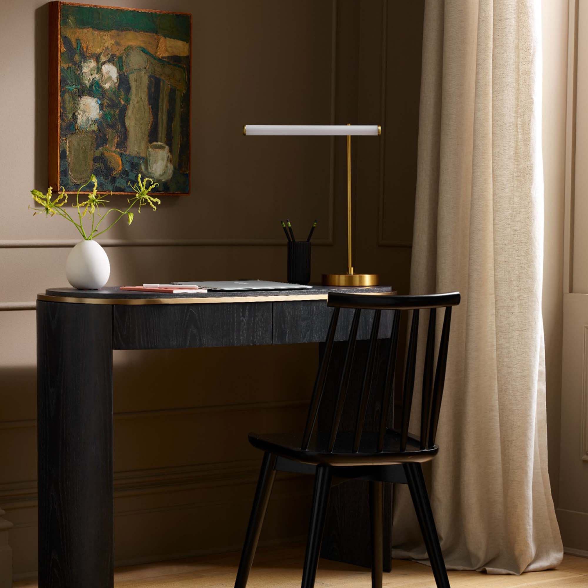 Voro Modern LED USB Table Lamp - Sleek Metal Desk & Bedside Lighting