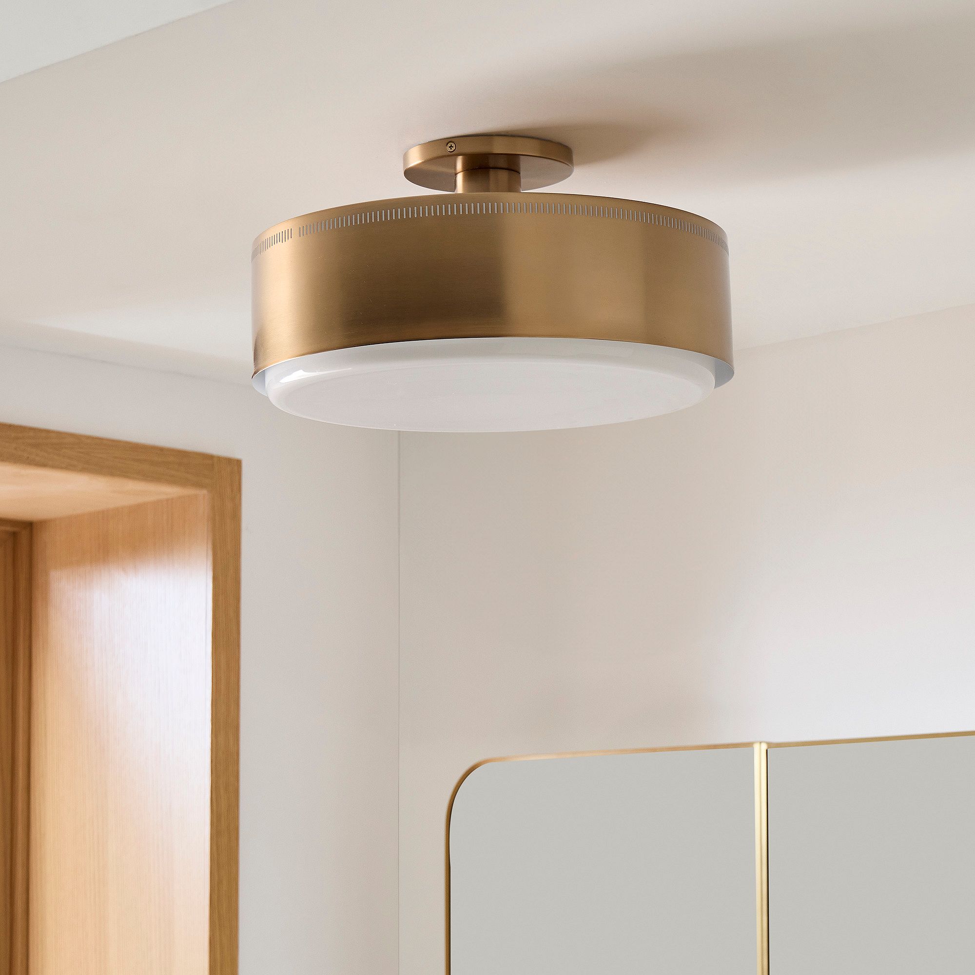 Bolvira Metal Flush Mount - Contemporary Ceiling Light with Subtle Glow