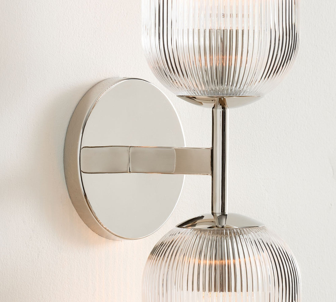 Applique Bravira en verre strié – Applique murale en métal avec abat-jour en verre transparent
