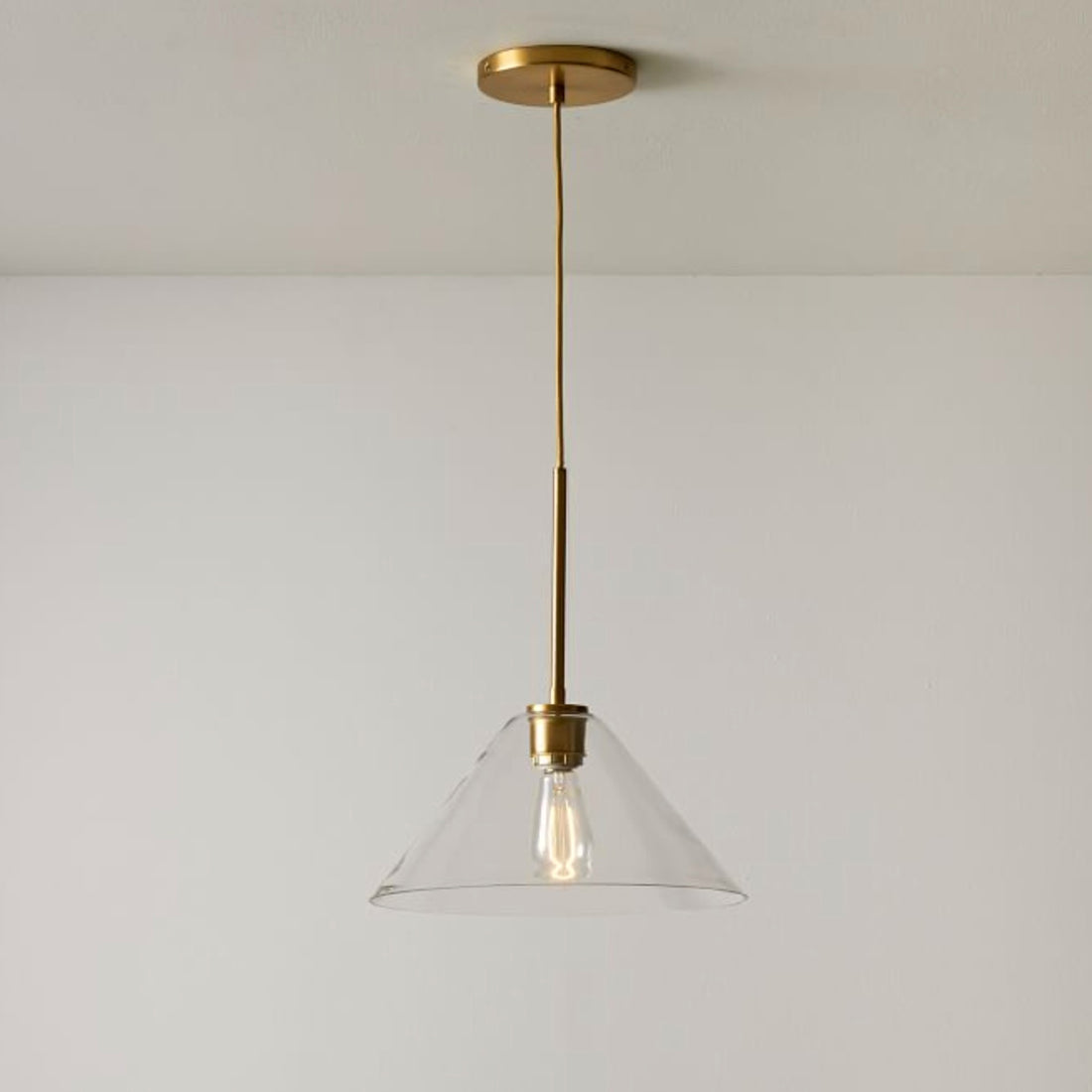 Suspension conique en verre Conica – Luminaire de style moderne pour toutes les pièces